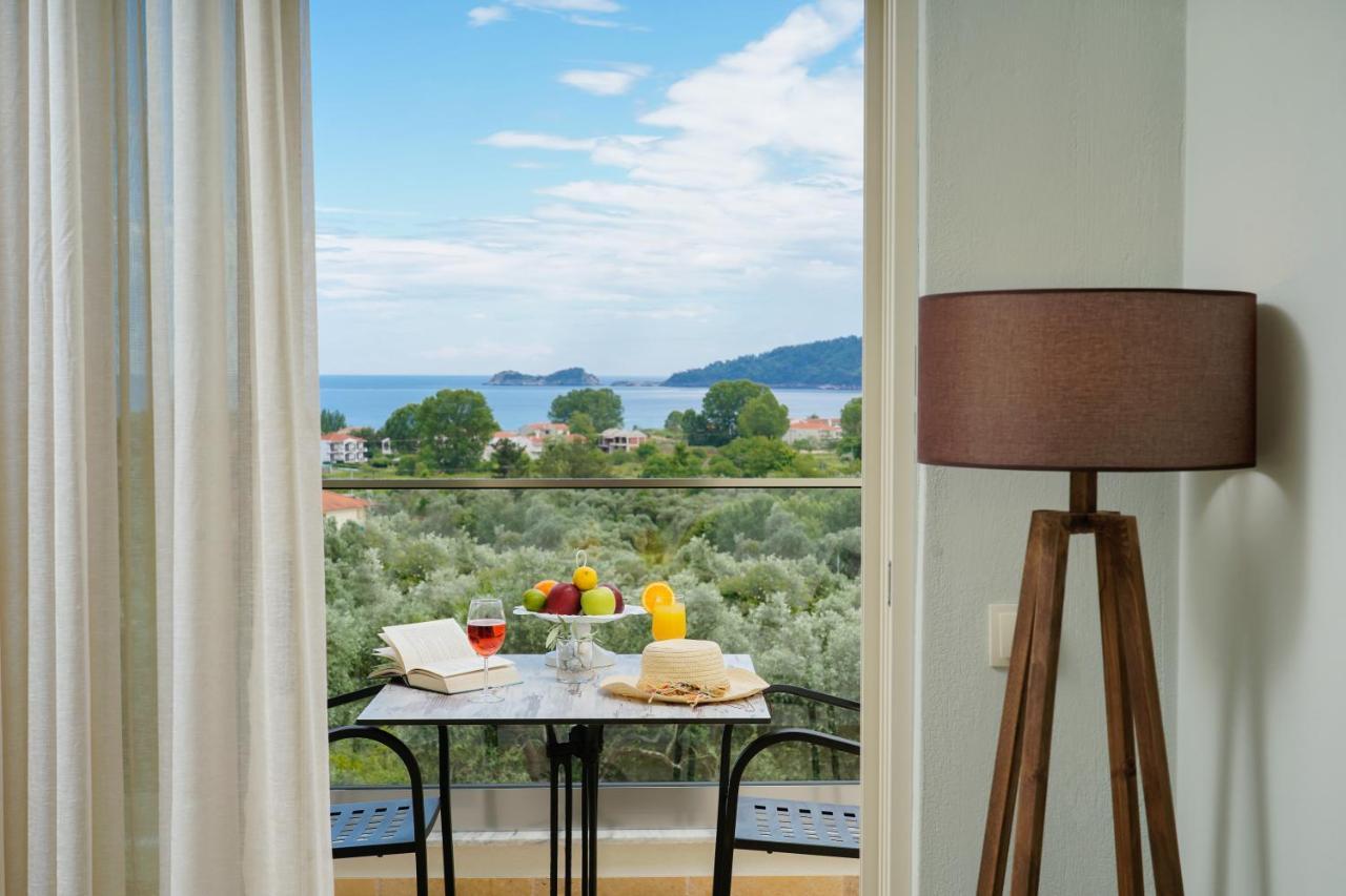 Mon Avis Boutique Hotel Chrisi Ammoudia Esterno foto